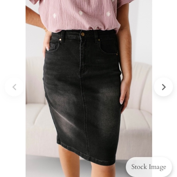 Women’s size 6 The Main Street Exchange brand new with tag “Shannon” black skirt - Picture 2 of 11